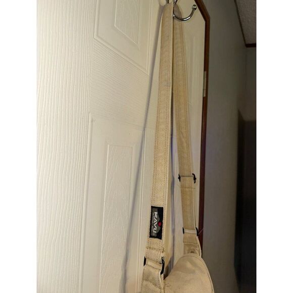 Kavu Kicker Crossbody Tan Canvas Bag - Picture 7 of 16